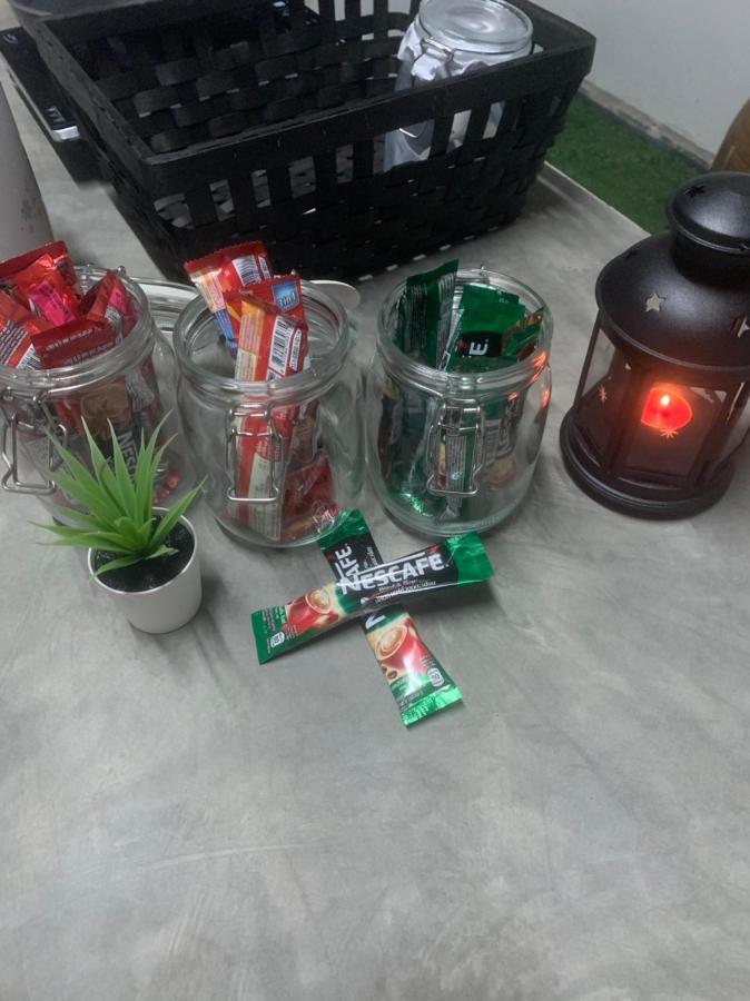 Happy Home Hostel Банкок Екстериор снимка