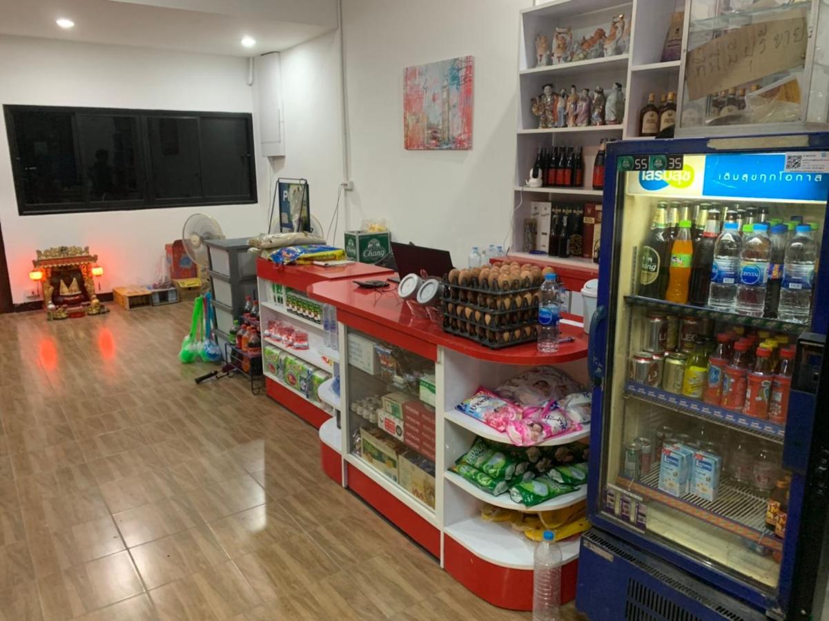 Happy Home Hostel Банкок Екстериор снимка