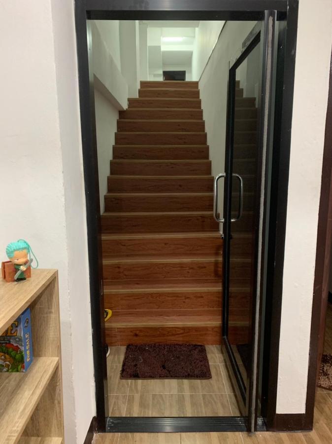 Happy Home Hostel Банкок Екстериор снимка