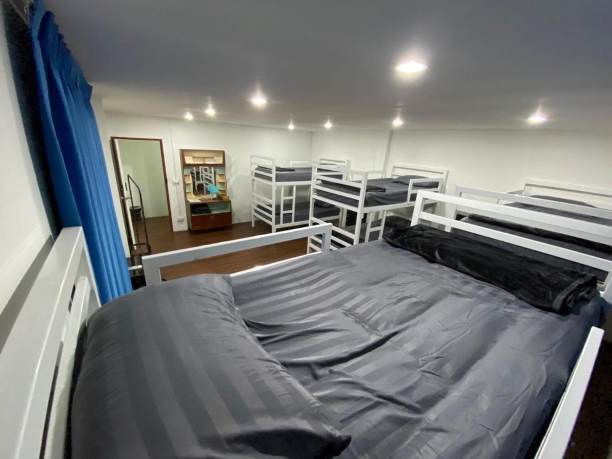 Happy Home Hostel Банкок Екстериор снимка