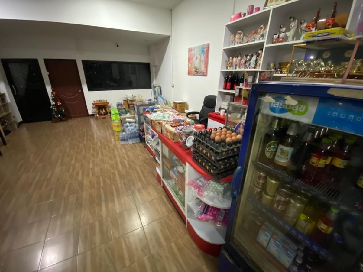 Happy Home Hostel Банкок Екстериор снимка